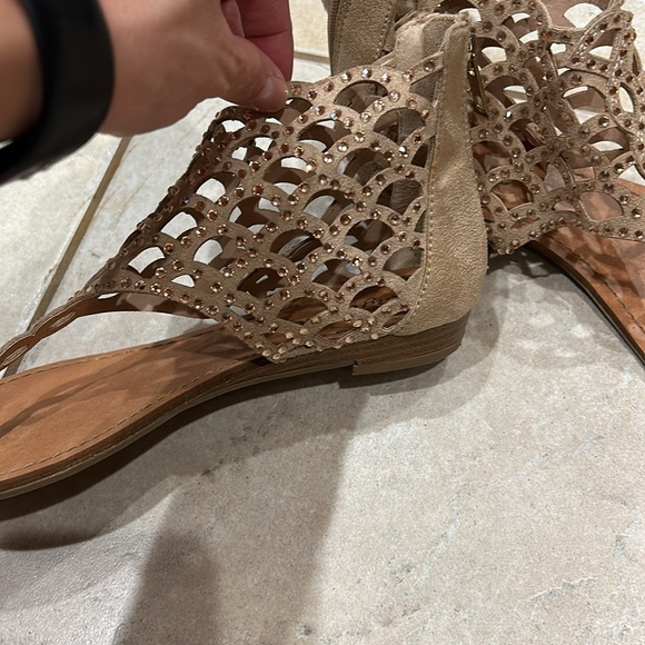 Sandals - Picture 4 of 4